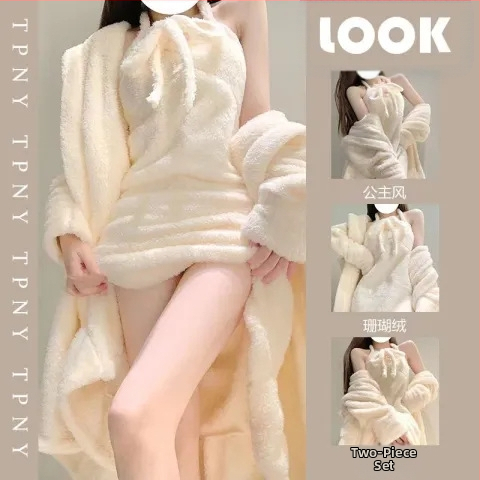 Naiste sügis- ja talvepaksendatud soe kootud ülikond, kus on koduriided, värvilised kommid triibuliste lilledega pehmete pidžaamadega