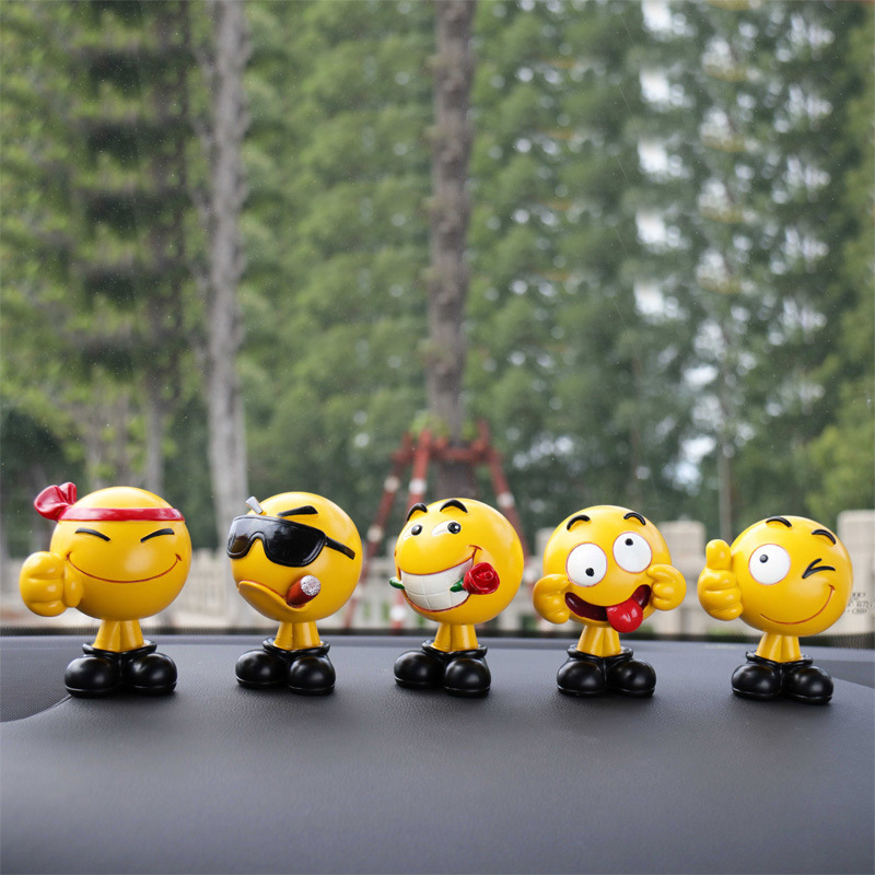 Loominguline Bobbleheadi väljenduspakk Armas koomiksiauto salong Auto isikupärastatud kaunistustarbed Internet Kuulsuste auto Liqi