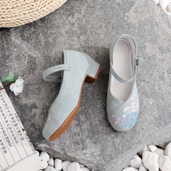 Nauji siuvinėti bateliai, moteriški kiniško stiliaus arklio veido bateliai, šokių bateliai, moteriški senovinio stiliaus cheongsam bateliai, Hanfu bateliai, moteriški siuvinėti aukštakulniai