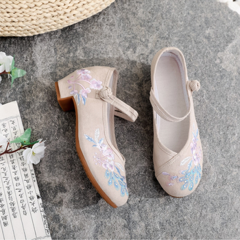 Nauji siuvinėti bateliai, moteriški kiniško stiliaus arklio veido bateliai, šokių bateliai, moteriški senovinio stiliaus cheongsam bateliai, Hanfu bateliai, moteriški siuvinėti aukštakulniai