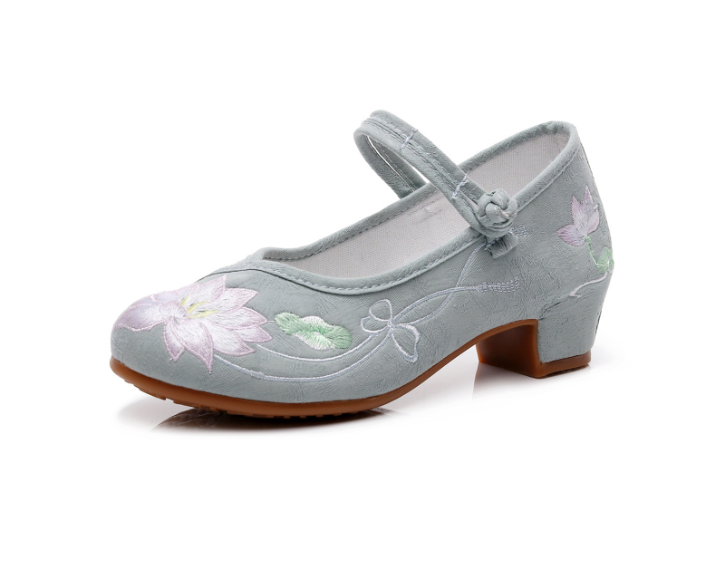 Nauji siuvinėti bateliai, moteriški kiniško stiliaus arklio veido bateliai, šokių bateliai, moteriški senovinio stiliaus cheongsam bateliai, Hanfu bateliai, moteriški siuvinėti aukštakulniai