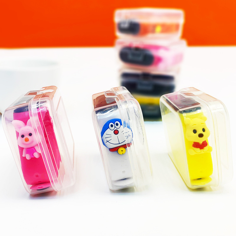 [Sõltumatu pakend] Tootjad märkavad veekindlat koomiksilaadset nukukäe rõngaskella M3LED elektroonilist kella õpilase koomiksikellal.