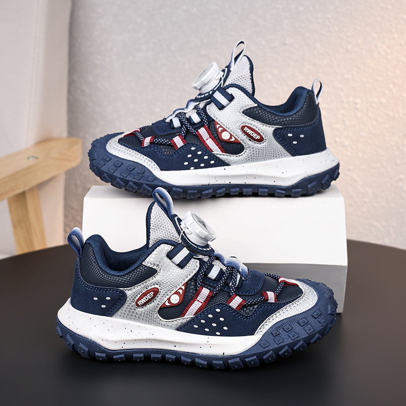 Poiste tossud kevadel ja sügisel lastele pöörleva pandlaga torniga kingad, moodsed jooksujalatsid