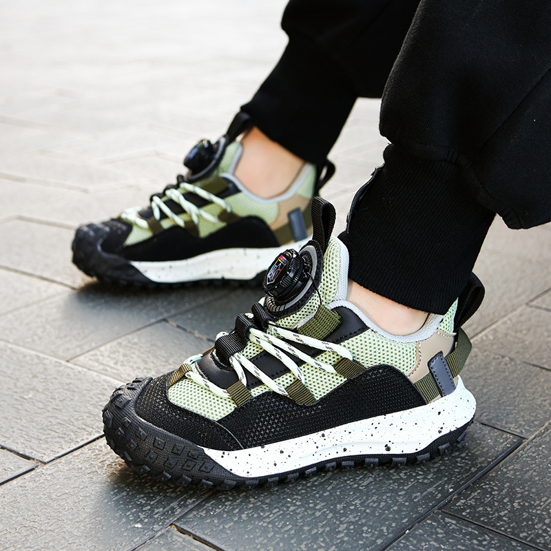 Poiste tossud kevadel ja sügisel lastele pöörleva pandlaga torniga kingad, moodsed jooksujalatsid