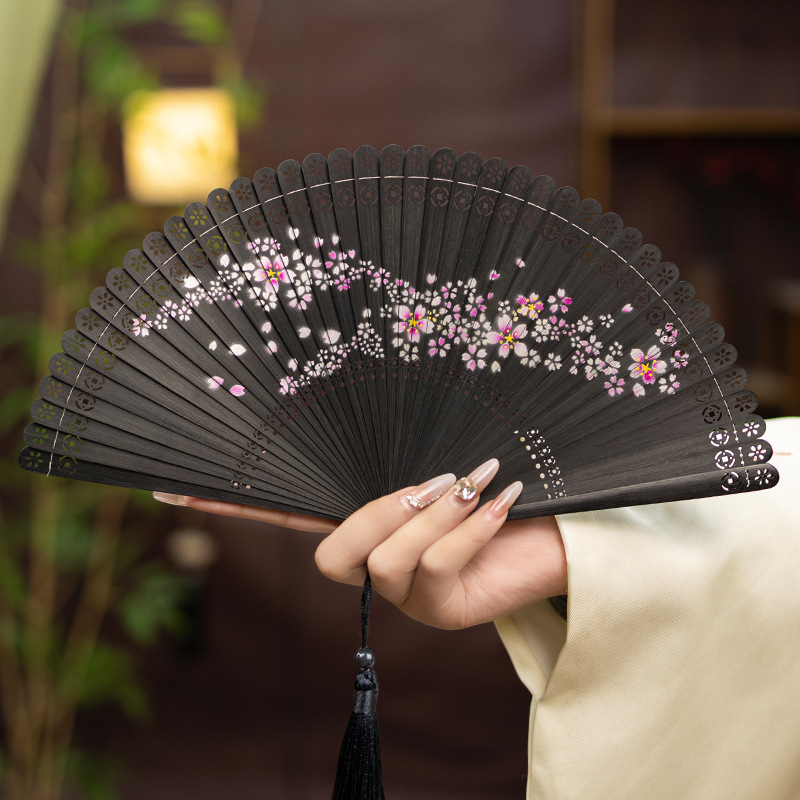 Hulgimüük Hiina stiilis täisbambusest nikerdatud õõnes Jaapani stiilis antiikne kokkupandav lehvik meestele ja naistele, käsitöö, punane ja must väike tantsulehv