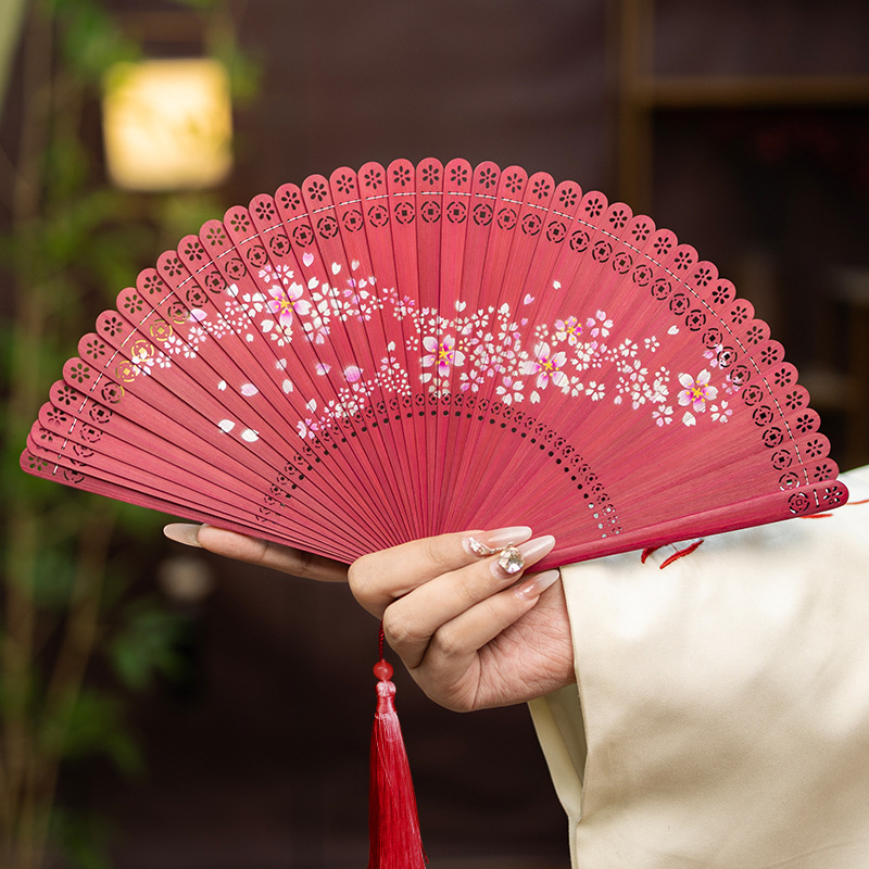 Hulgimüük Hiina stiilis täisbambusest nikerdatud õõnes Jaapani stiilis antiikne kokkupandav lehvik meestele ja naistele, käsitöö, punane ja must väike tantsulehv