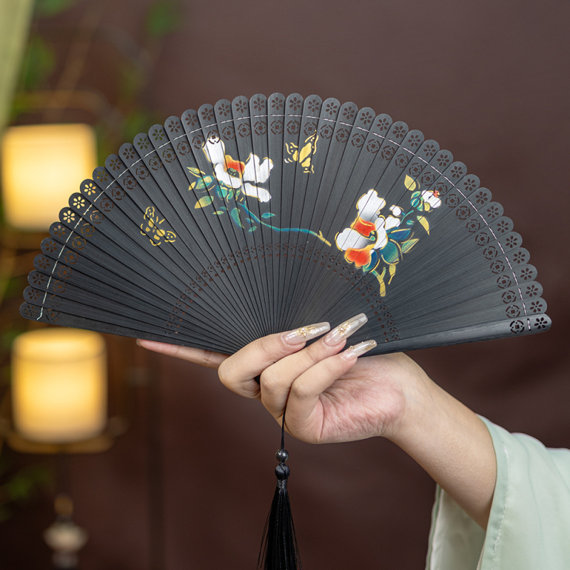 Hulgimüük Hiina stiilis täisbambusest nikerdatud õõnes Jaapani stiilis antiikne kokkupandav lehvik meestele ja naistele, käsitöö, punane ja must väike tantsulehv