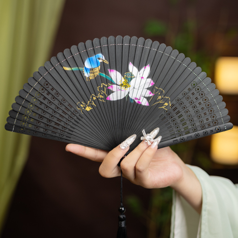 Hulgimüük Hiina stiilis täisbambusest nikerdatud õõnes Jaapani stiilis antiikne kokkupandav lehvik meestele ja naistele, käsitöö, punane ja must väike tantsulehv