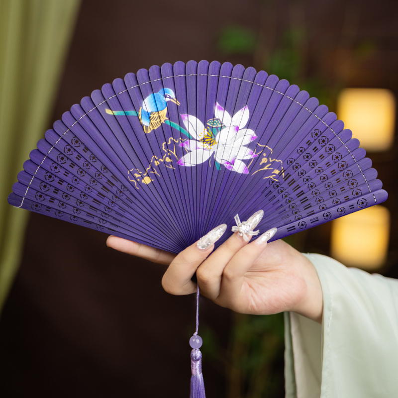 Hulgimüük Hiina stiilis täisbambusest nikerdatud õõnes Jaapani stiilis antiikne kokkupandav lehvik meestele ja naistele, käsitöö, punane ja must väike tantsulehv