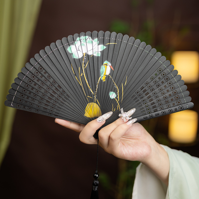 Hulgimüük Hiina stiilis täisbambusest nikerdatud õõnes Jaapani stiilis antiikne kokkupandav lehvik meestele ja naistele, käsitöö, punane ja must väike tantsulehv