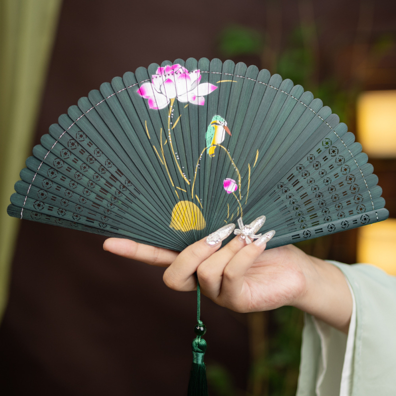 Hulgimüük Hiina stiilis täisbambusest nikerdatud õõnes Jaapani stiilis antiikne kokkupandav lehvik meestele ja naistele, käsitöö, punane ja must väike tantsulehv