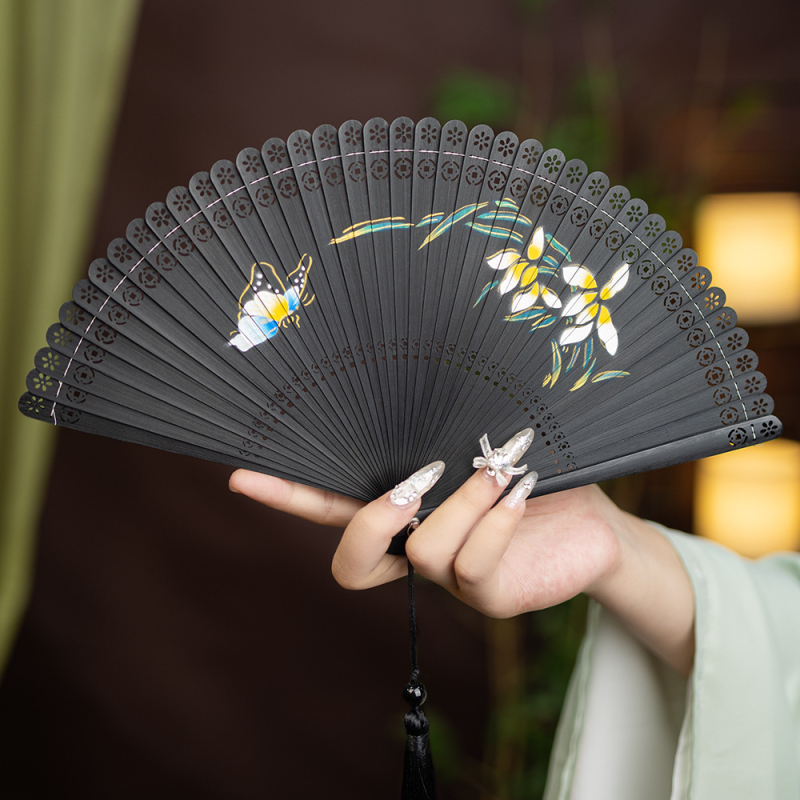 Hulgimüük Hiina stiilis täisbambusest nikerdatud õõnes Jaapani stiilis antiikne kokkupandav lehvik meestele ja naistele, käsitöö, punane ja must väike tantsulehv