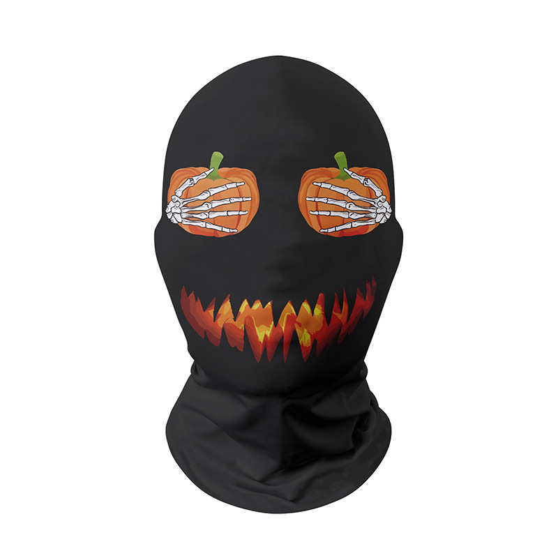 Piiriülene halloweeni jõulude ajal naljakas karnevali peakate, kuri verd sülitav klounimask, punase ninaga peakate