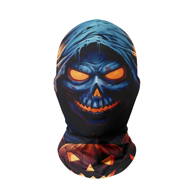 Piiriülene halloweeni jõulude ajal naljakas karnevali peakate, kuri verd sülitav klounimask, punase ninaga peakate