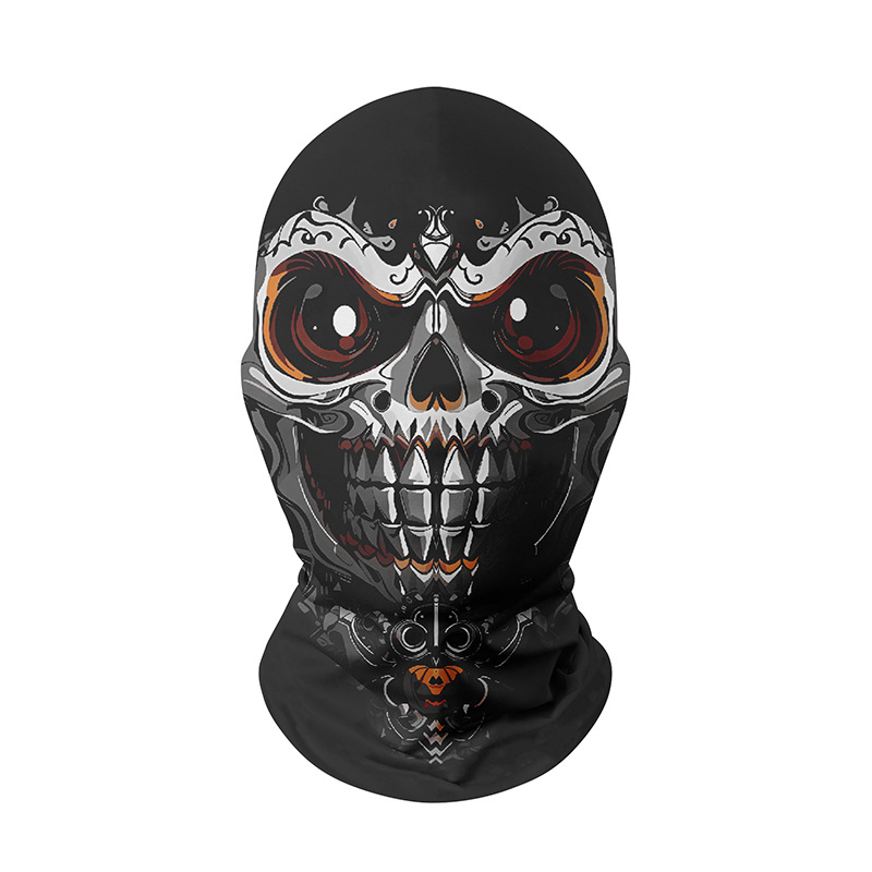 Piiriülene halloweeni jõulude ajal naljakas karnevali peakate, kuri verd sülitav klounimask, punase ninaga peakate