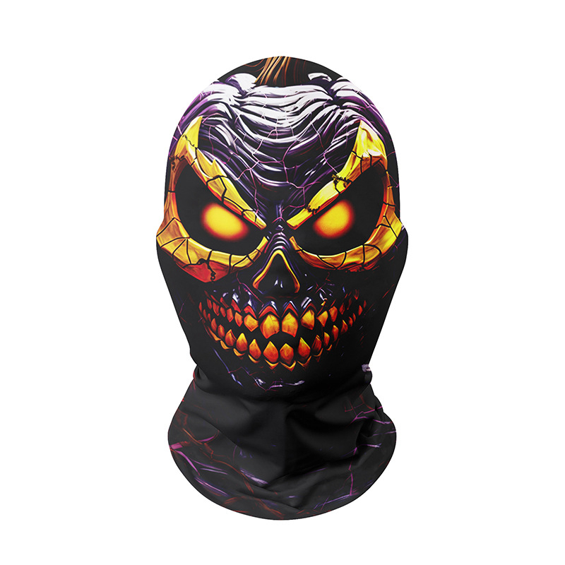 Piiriülene halloweeni jõulude ajal naljakas karnevali peakate, kuri verd sülitav klounimask, punase ninaga peakate