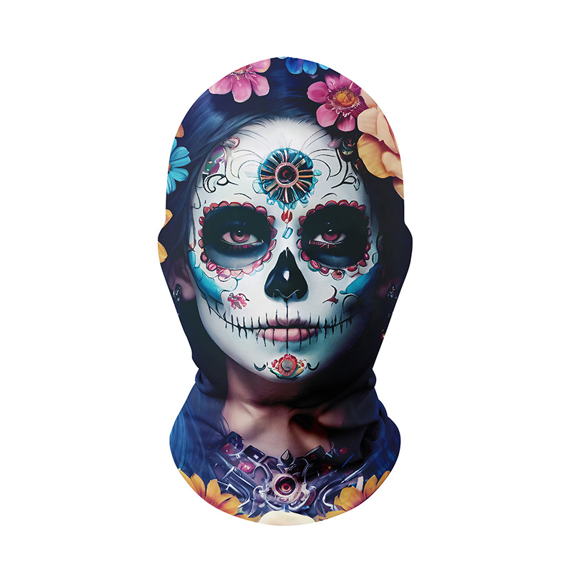 Piiriülene halloweeni jõulude ajal naljakas karnevali peakate, kuri verd sülitav klounimask, punase ninaga peakate