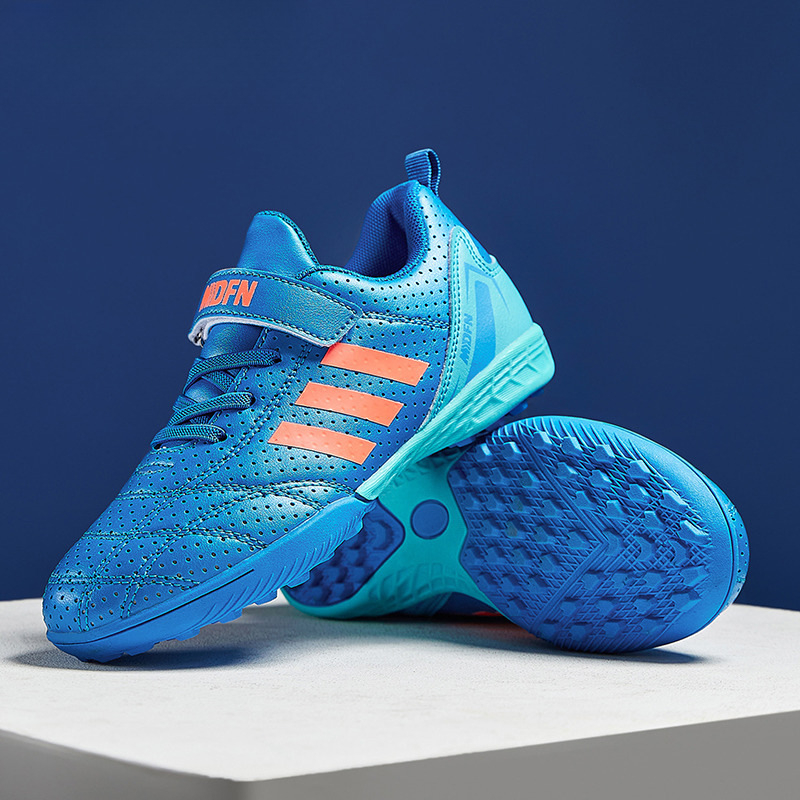 Elpojoši bērnu futbola apavi zēniem, sākumskolas skolēniem, pusaudžiem, atpūtas sportam, meitenēm, nolūzušiem nagiem 2025. gada pavasarim un vasarai