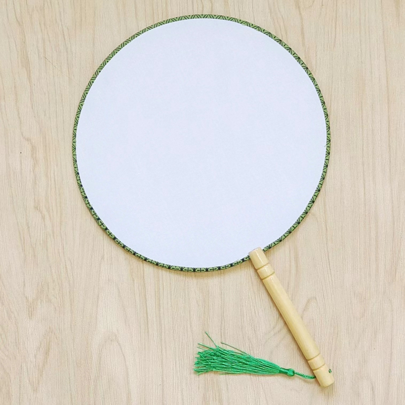 Traditsiooniline ümmargune lehvik tikandiaplikatsiooniga, käeshoitav lillelehvik, lehvikuribid, poolläbipaistev siiditaoline lehvikupind, ärikingitus