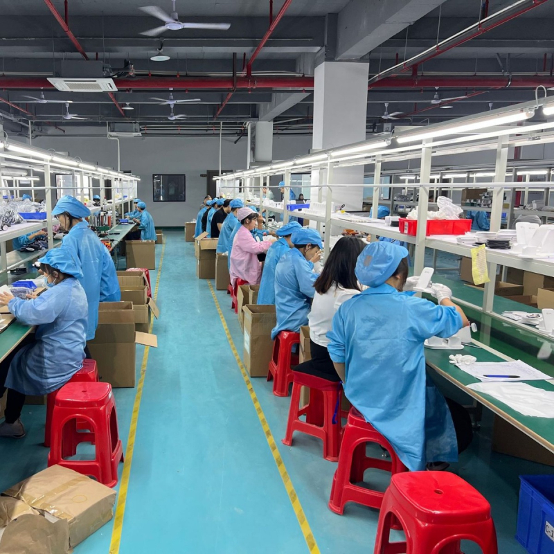 Pārrobežu trīs vienā magnētiskais bezvadu lādētāja galda kronšteins Apple bezvadu uzlādei biznesa dāvanu pielāgošanai