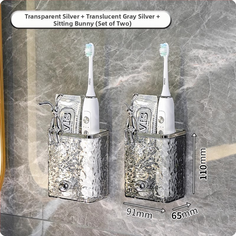 Tualetinis dantų šepetėlis, dantų pasta, šukų stovas, vonios kambarys be skylių, prie sienos tvirtinamas tualetas, praustuvas, skustuvas, supakuotas