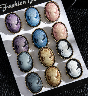 Euroopa ja Ameerika moekaardi väike pross, inkrusteeritud rhinestonesulamist korsett käsitsi lille rõivaaksessuaaride nööpnõelte tootjate hulgimüük