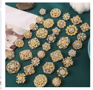 Euroopa ja Ameerika moekaardi väike pross, inkrusteeritud rhinestonesulamist korsett käsitsi lille rõivaaksessuaaride nööpnõelte tootjate hulgimüük