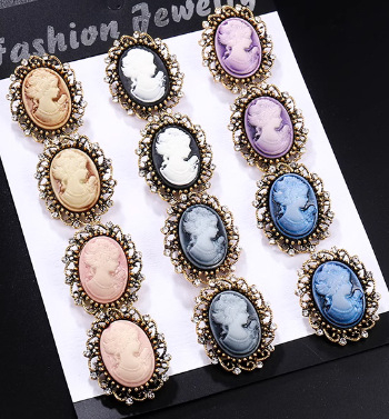 Euroopa ja Ameerika moekaardi väike pross, inkrusteeritud rhinestonesulamist korsett käsitsi lille rõivaaksessuaaride nööpnõelte tootjate hulgimüük