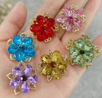 Euroopa ja Ameerika moekaardi väike pross, inkrusteeritud rhinestonesulamist korsett käsitsi lille rõivaaksessuaaride nööpnõelte tootjate hulgimüük