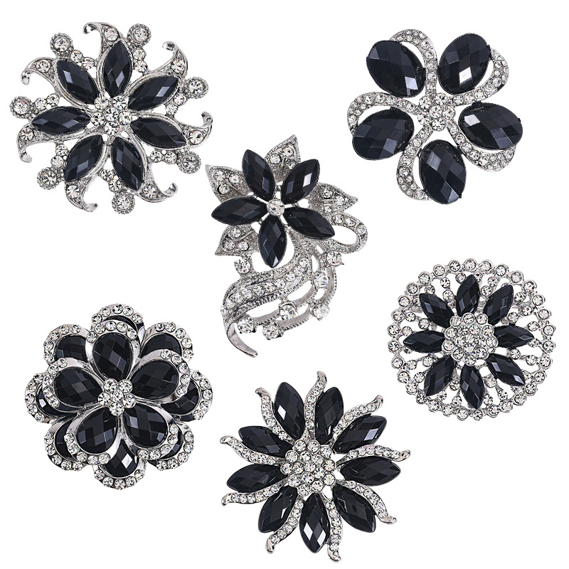 Euroopa ja Ameerika moekaardi väike pross, inkrusteeritud rhinestonesulamist korsett käsitsi lille rõivaaksessuaaride nööpnõelte tootjate hulgimüük