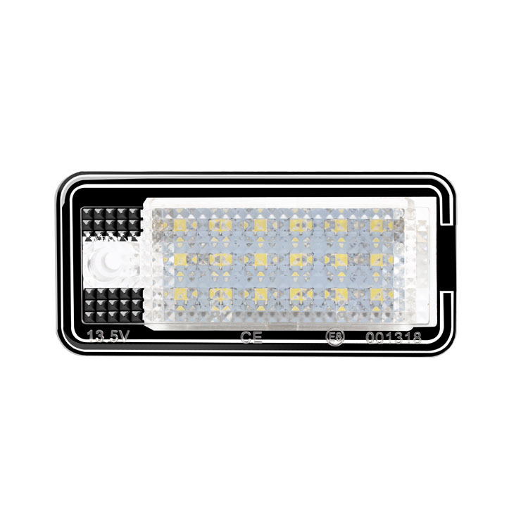 Lampă LED pentru plăcuța de înmatriculare Audi A3/S3/A4/A6/C6/A8/Q7/RS4/RS6 - 12V, 3.48W, 6500K, 50.000 ore