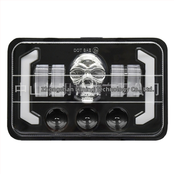 Faro LED cu design craniu, compatibil universal; carcasă din aluminiu turnat, lentilă PC; protecție IP; personalizare disponibilă