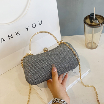 Дамска чанта с верижна каишка, квадратна форма, PVC материал, подплата полиестер, заключващ механизъм, градски стил