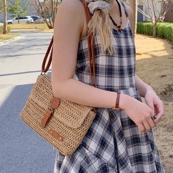 Сламена плетена чанта, ръчна изработка, кръстосана чанта за жени; материал: слама, цип за закопчаване, подплата: полиестер, хоризонтална квадратна форма, вътрешен джоб, Zehui