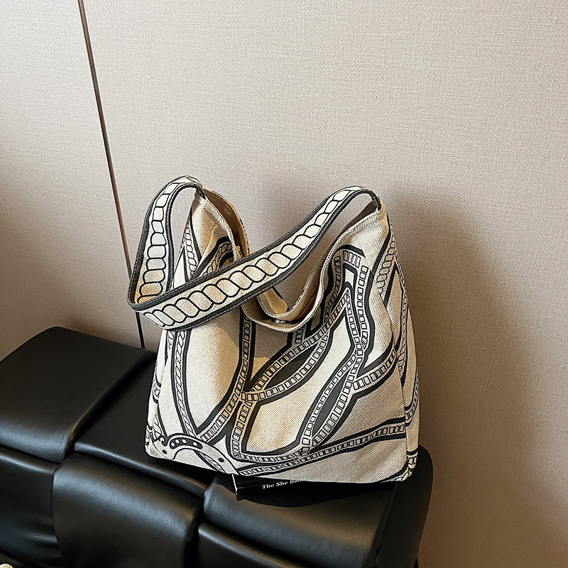 Moteriška denim Tote rankinė, horizontaliai kvadrato formos, magnetinis užsegimas, poliesterio padas, vidinė ID kišenė