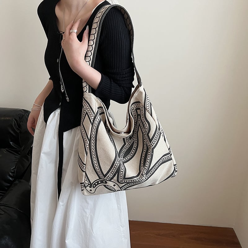 Női denim tote táska, vízszintes négyzet alakú forma, mágneszár, poliészter bélés, belső ID zseb