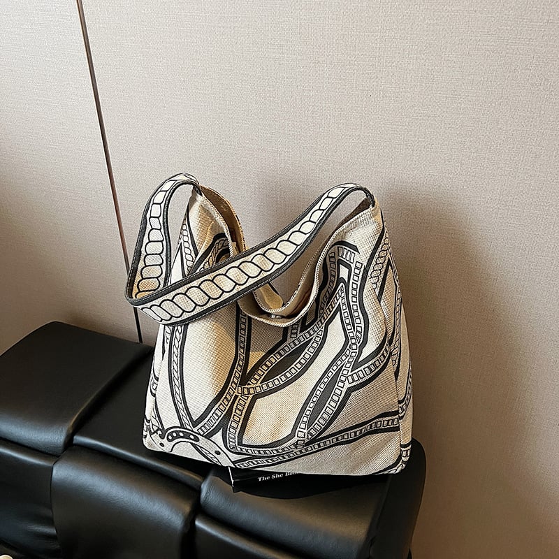 Női denim tote táska, vízszintes négyzet alakú forma, mágneszár, poliészter bélés, belső ID zseb