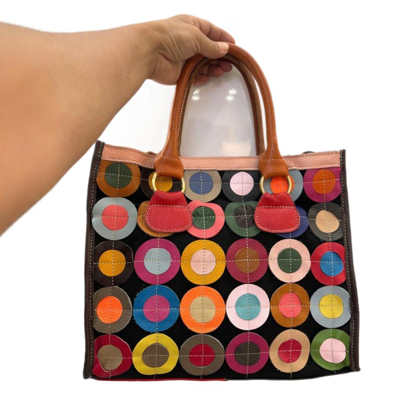 Női valódi bőrből készült bucket táska, dupla vállpánttal, cipzáros nyitás, belső zsebek (cipzáros zseb, telefonzseb, igazolványzseb), poliészter-pamut bélés, első réteg tehénbőr