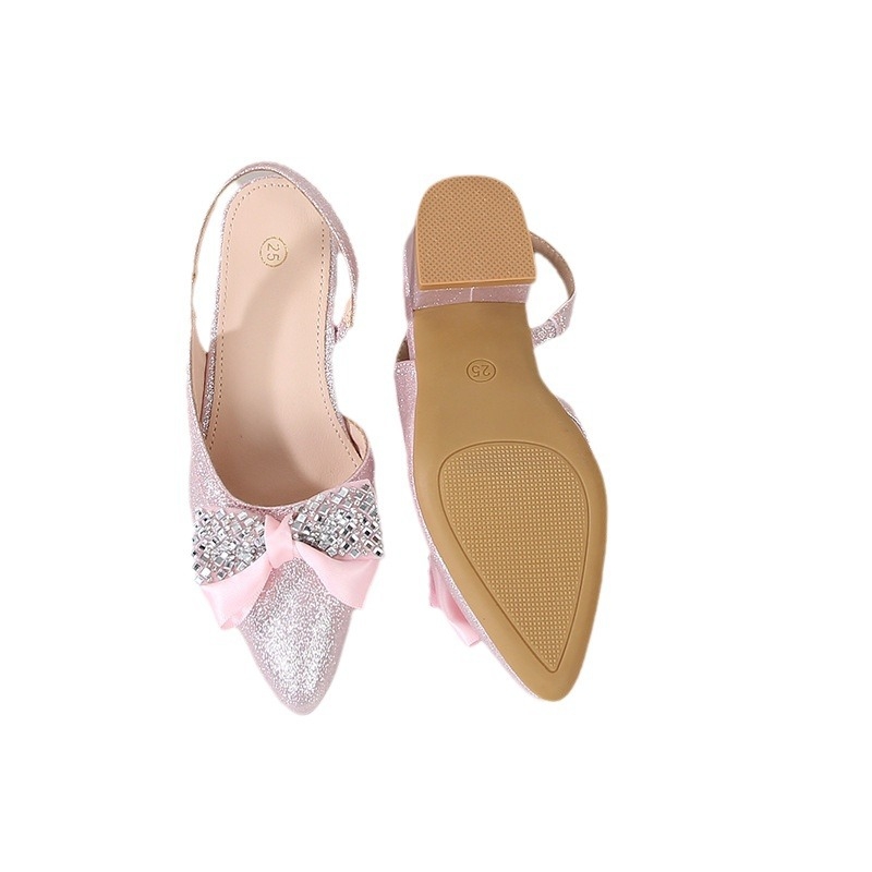 Kristályos pillangó lány cipő, slip-on stílus, PU felső rész, PU belső rész, PU talpbetét, TPR talp, 3,5 cm sarok, 7–16 éveseknek