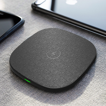 Stalo belaidis įkroviklis, 15W išėjimas, QC3.0 įkrovimo protokolas, FCC sertifikuotas, su keliomis USB jungtimis