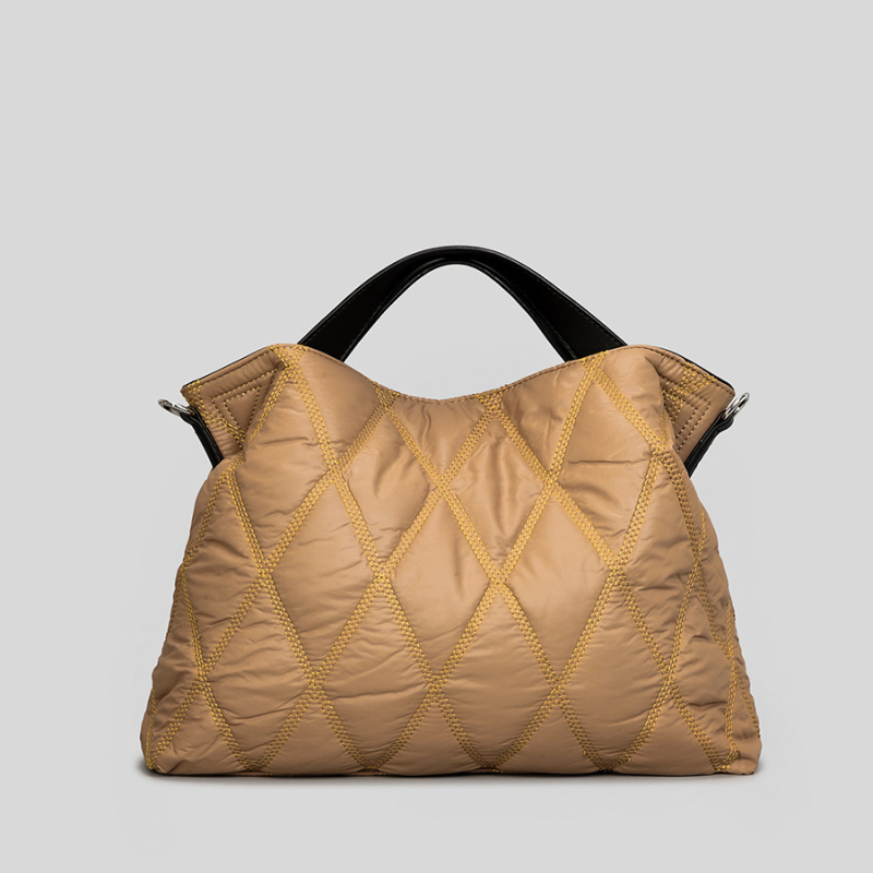 bsln Divat válltáska, Oxford anyag, csíkos mintázat, ovális formájú, cipzáros zárás, belső cipzáras zseb