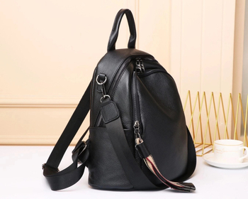 Naiste esimese kihi naha seljakott, pehme tekstuur, vertikaalne ruudu kuju, tõmblukk sulgemine, sisemised taskud: tõmblukuga tasku, telefonitasku, ID tasku