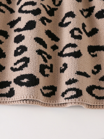 Παιδικό πλεκτό φόρεμα με λεοπάρ μοτίβο, πριγκιπικό στυλ, μακριά μανίκια, στρογγυλός λαιμός, βισκόζη 51%, άνοιξη 2025