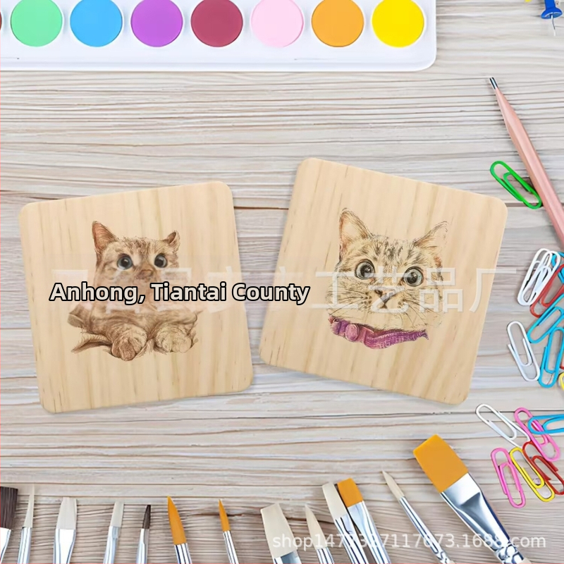 Podložka pod pohár z borovice, štvorcová s zaoblenými rohmi, moderný minimalistický štýl