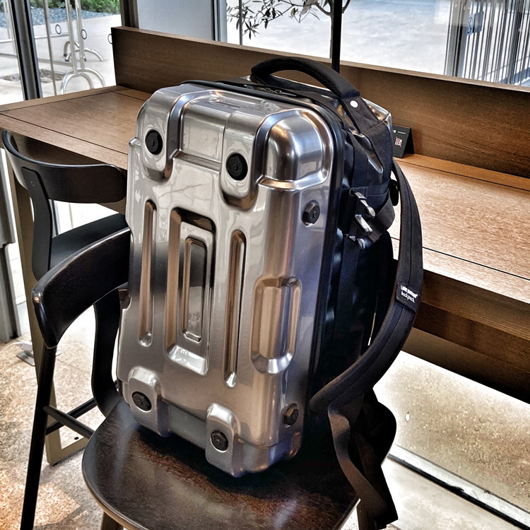 Unisex kelioninė kuprinė, polisteris, talpa mažiau nei 20 L, laisvalaikio kelionėms, išleista 2022 m. pavasarį