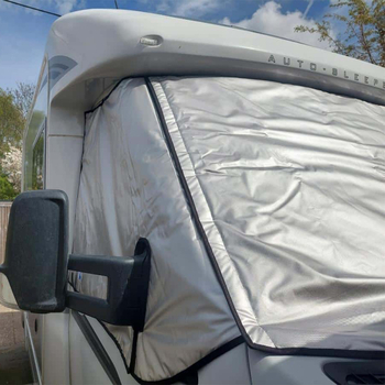 RV priekšējā stikla vāks Fiat Ducato kemperim – biezs pūslīšu alumīnija plēve, neilons ar PVC pārklājumu, svars 1,4 kg