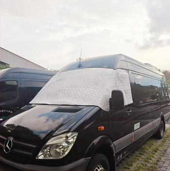 Protecție solară pentru Mercedes-Benz Sprinter 515 RV – folie de aluminiu, montaj încorporat, model cu dungi, stil minimalist, potrivește ferestrele frontale și laterale integrate
