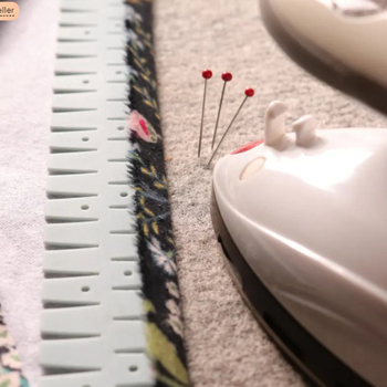 Silikonski lemovač – prijenosni šivaći alat, moderni minimalistički stil