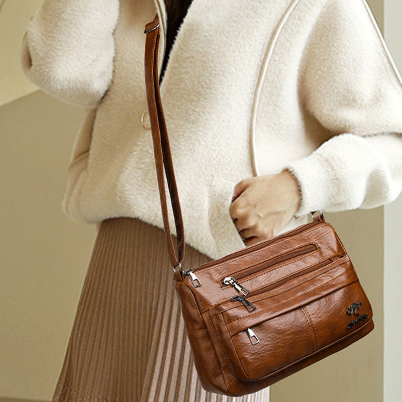 Pečių rankinė street trend stiliuje, PU medžiaga, kvadratinė rankinė, horizontali forma, užtrauktukas