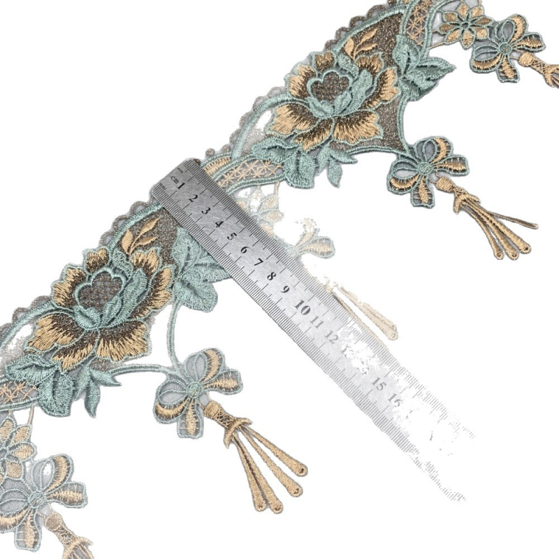 Poliesterio siuvinėta kutelė su brūkšninių kodų dizainu drabužiams ir namų tekstilėms